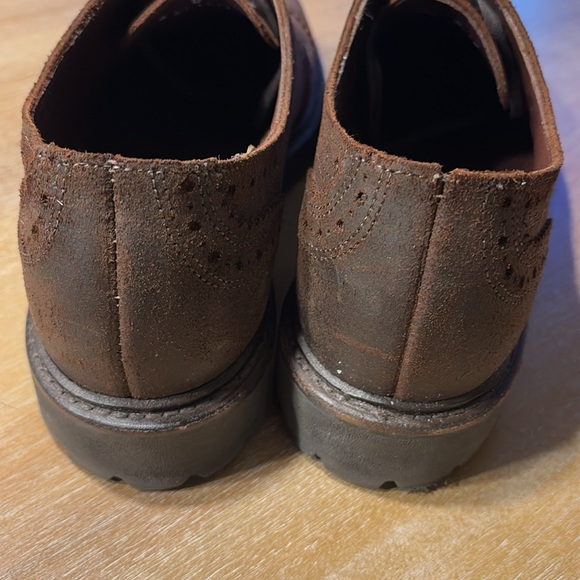 Allen Edmonds Classic cap toe in unique dk brown waxed suede. 8D weatherproof! - Picture 5 of 9